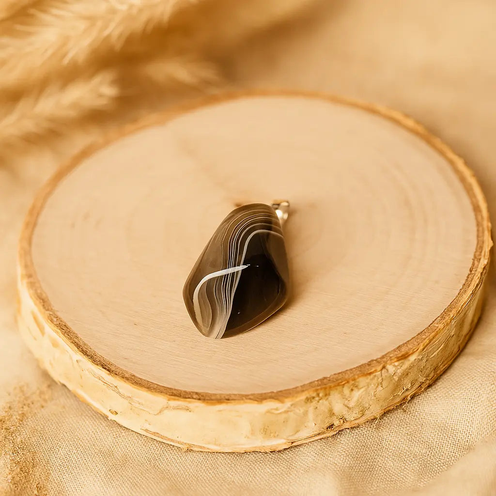 Agate Grey Tumbled Pendant 555470 P30